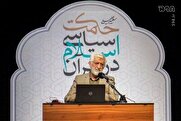 دشمن اگر احساس کند که ما همواره نگران تنشها هستیم، او همواره اهرم فشار و تنش را بالای سر ما نگه می دارد