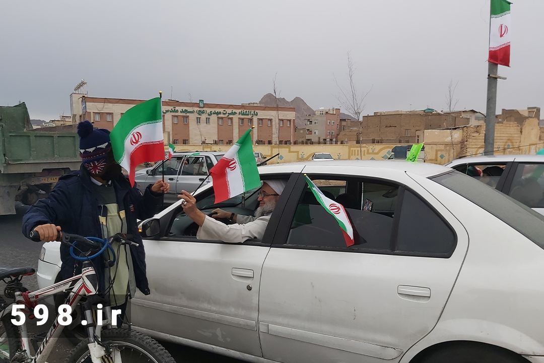 عکس / حجت الاسلام پناهیان در راهپیمایی 22 بهمن