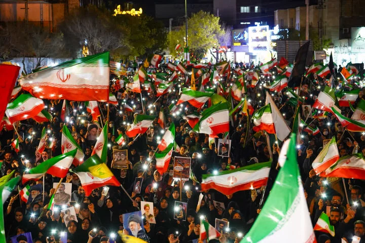 «وحدت» اسم رمز عبور از شروط رهبری و نادیده گرفتن مردم نیست!