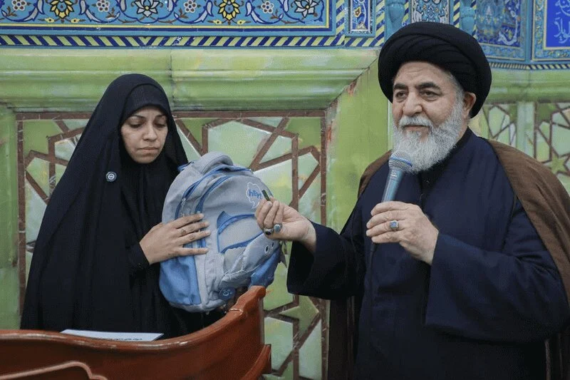 رجزخوانی همسر جانباز پای لانچر در مسجد جمکران
