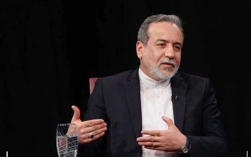 پاسخ سخت عراقچی به مقام لبنانی: ظاهرا این ایران است که کشور او را روزانه بمباران میکند!