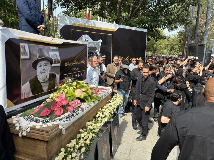 اکبر عبدی