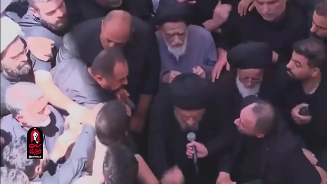 فیلم کامل اقامه نماز بر پیکر رهبر شهید توسط آیتالله سیدمحمدتقی حکیم