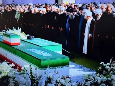 نماز بر پیکر امام شهید؛ مصلای امام خمینی(ره) جلوه‌گاه حماسه ملت