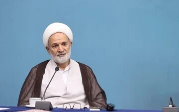 نماینده مردم قم : رهبر شهید گفته بود آمریکا خرش از پل بگذرد، برمی‌گردد و به ریش شما می‌خندد