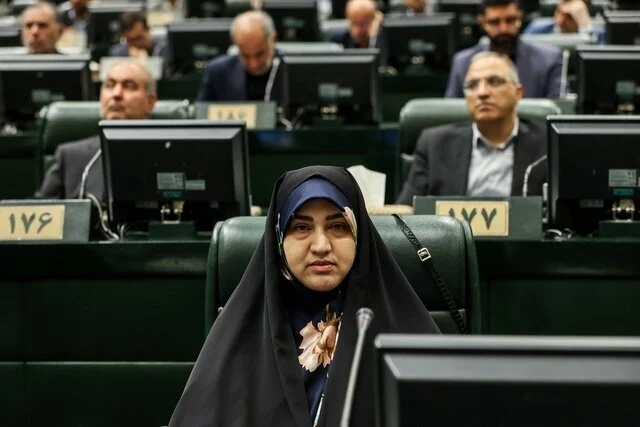 اظهارات جدید عضو هیات رئیسه مجلس درباره بنزین: مجلس با هر نوع افزایش قیمت بنزین مخالف است
