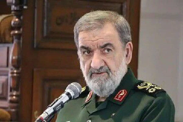 دبیر شورای عالی امنیت ملی: آماده هدف‌ قراردادن شرکت‌های نفتی آمریکا هستیم