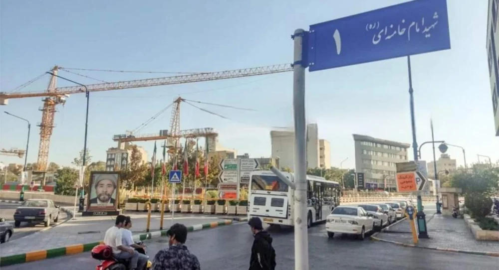 مخالفت دفتر رهبرانقلاب با تغییر نام دو خیابان به نام رهبرشهید